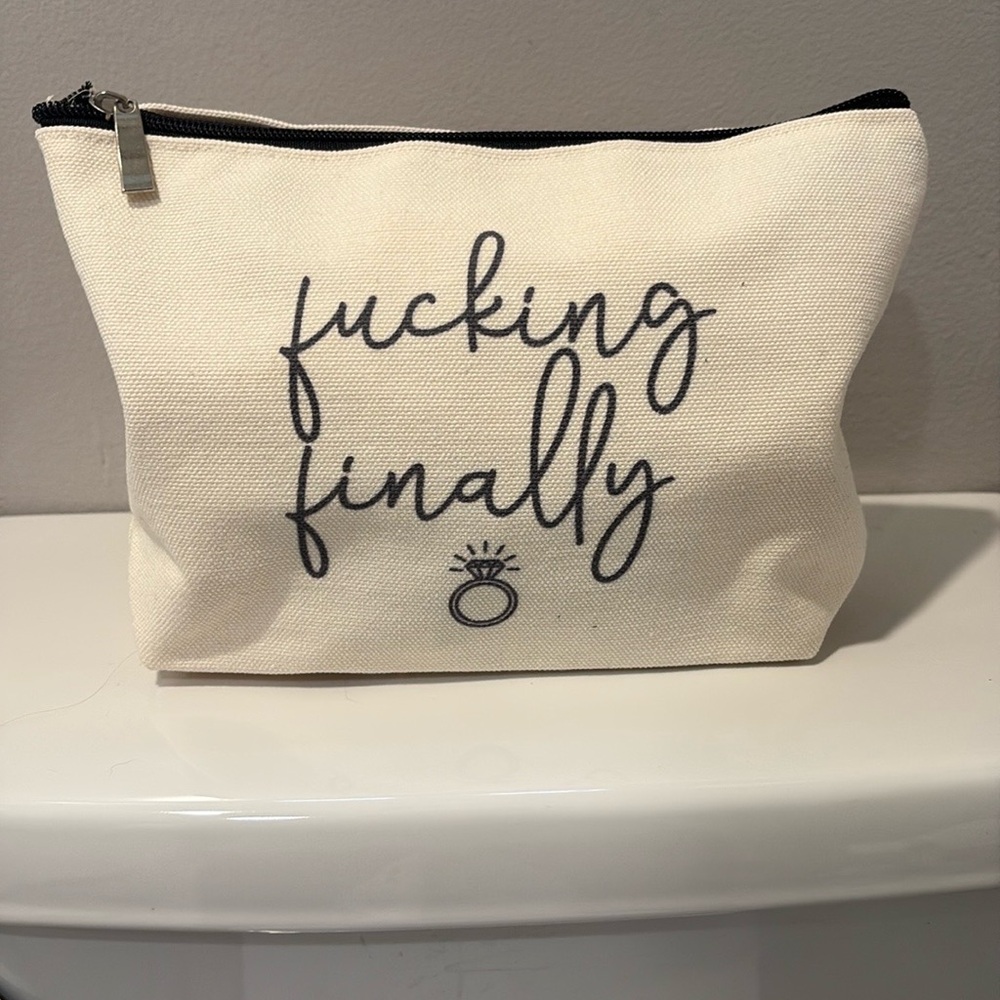 NEW fiancé make up pouch